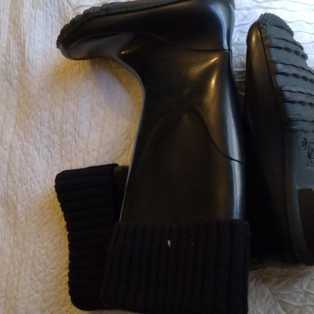 Black rain boots,  low heel, top with collar , new no tags, made in Italy